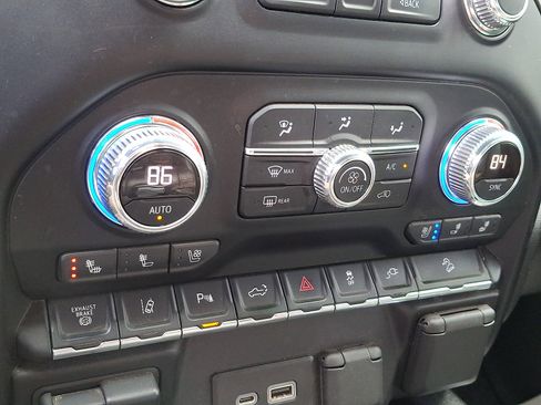 Used 2021 GMC Sierra 2500 AT4 w/ AT4 Preferred Package image 15