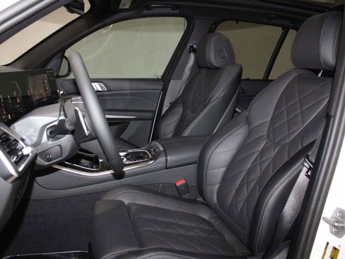 Used 2026 BMW X5 sDrive40i image 12