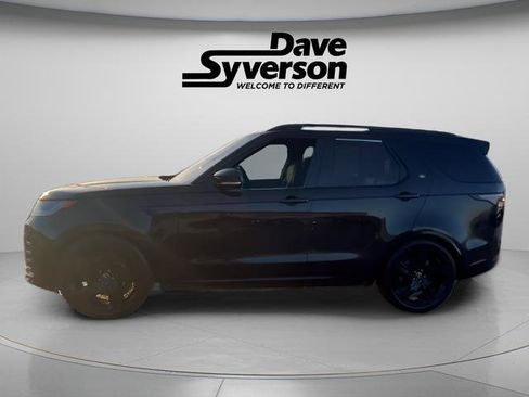 Used 2023 Land Rover Discovery Metropolitan Edition image 2