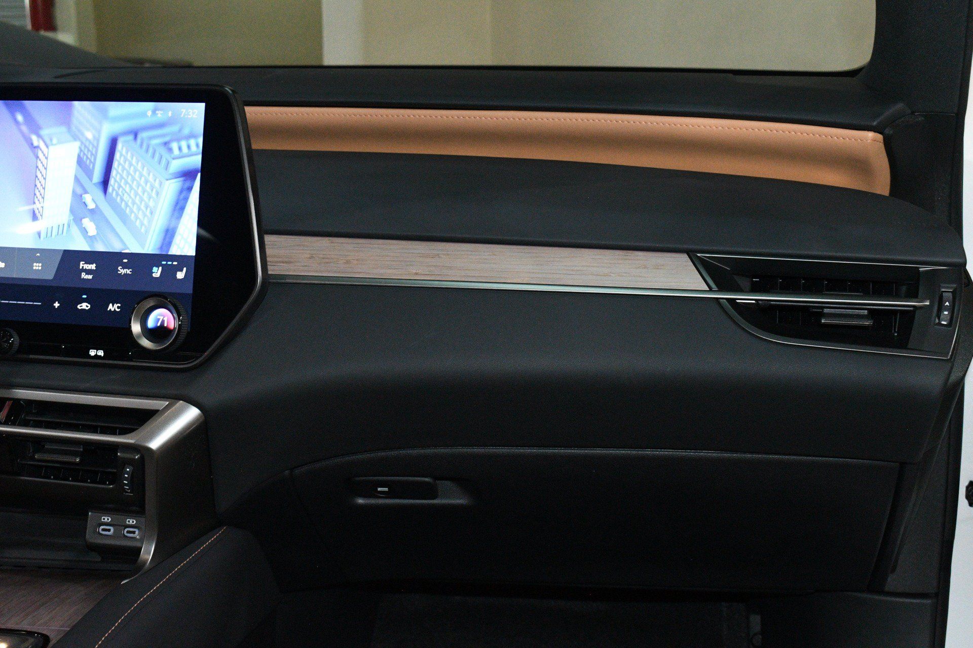 Used 2025 Lexus RX 350 Premium w/ Convenience Package FWD image 24