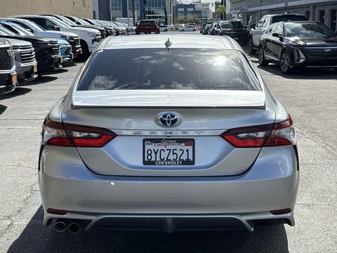 Used 2021 Toyota Camry SE image 4