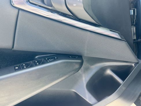 Used 2025 BMW X3 xDrive30i w/ Convenience Package image 21