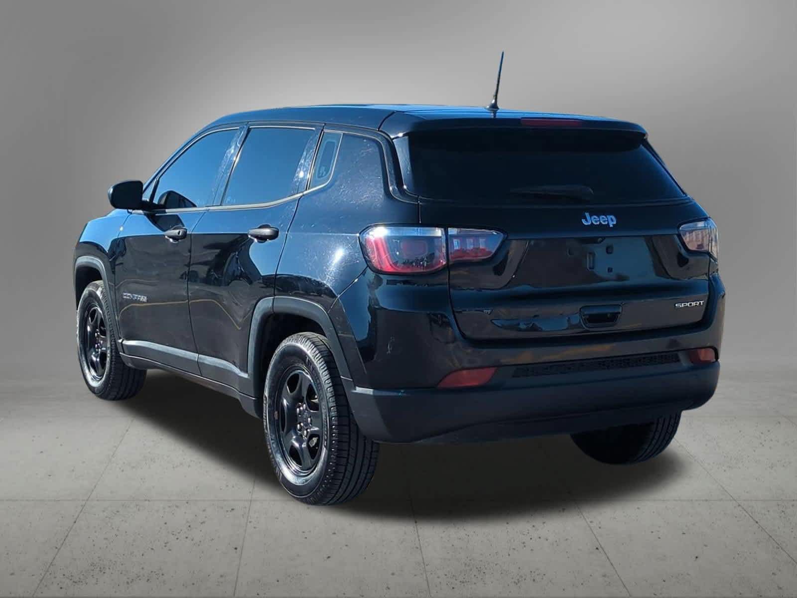 Used 2018 Jeep Compass Sport FWD image 4