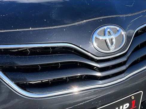 Used 2011 Toyota Camry LE image 30