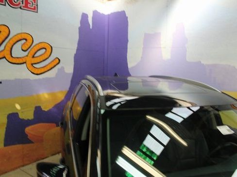 Used 2021 Buick Enclave Essence image 2