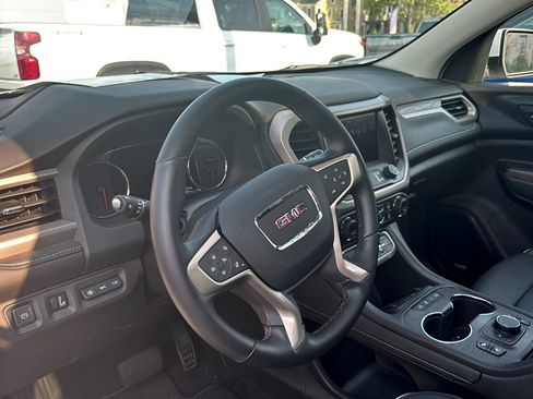 Used 2023 GMC Acadia Denali w/ Denali Ultimate Package FWD image 7