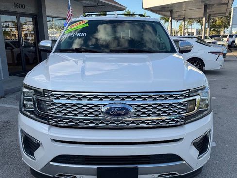 Used 2018 Ford Expedition Max Platinum image 2