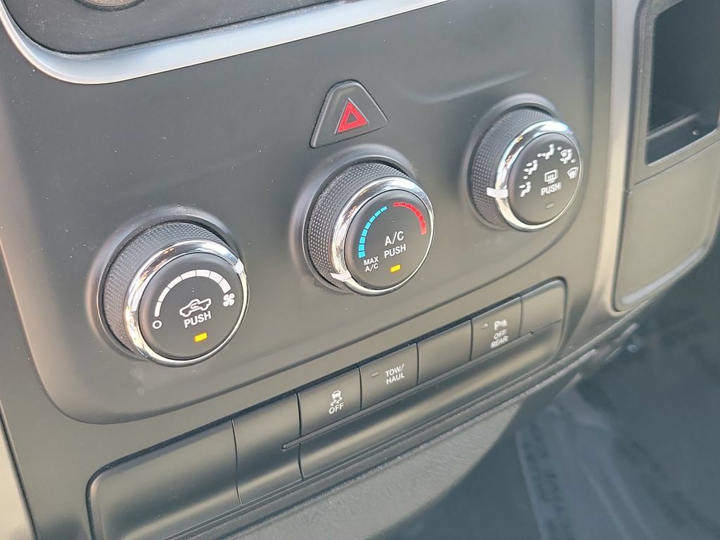 Used 2024 RAM 1500 Warlock RWD image 25