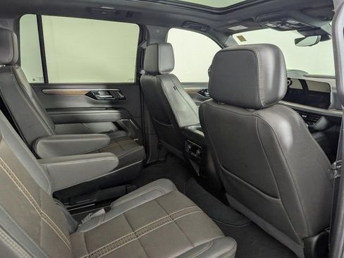 Used 2025 Chevrolet Suburban High Country w/ Sun And Tow Package AWD/4WD image 21