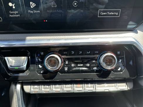 Certified 2025 GMC Sierra 1500 Denali w/ Technology Package AWD/4WD image 18