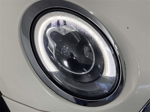 Used 2019 MINI Cooper Clubman S w/ Premium Package image 15