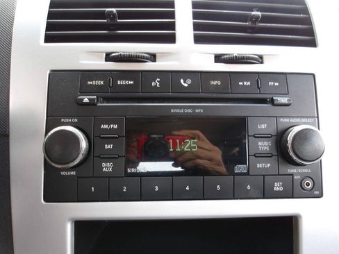 Used 2009 Dodge Caliber SXT FWD image 12