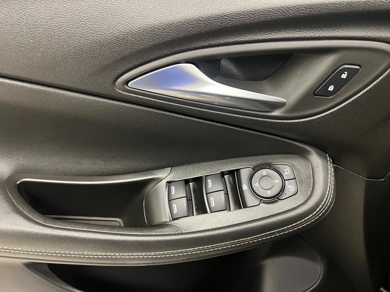 Used 2025 Buick Encore GX Preferred FWD image 34