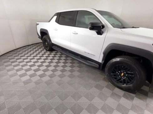 New 2025 Chevrolet Silverado EV LT image 62