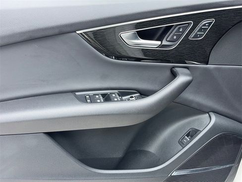 Used 2021 Audi Q7 3.0T Premium Plus image 38