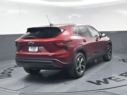 Certified 2024 Chevrolet Trax RS w/ Sunroof Package image 9