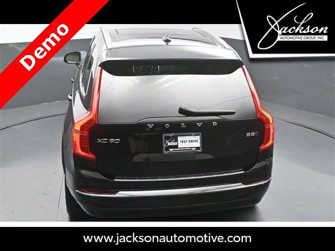 Used 2025 Volvo XC90 B5 Ultra w/ Lounge Package image 47