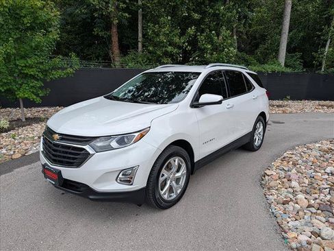 Used 2019 Chevrolet Equinox LT FWD image 1