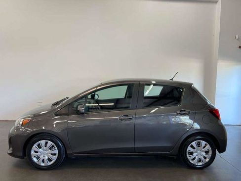 Used 2016 Toyota Yaris L image 3