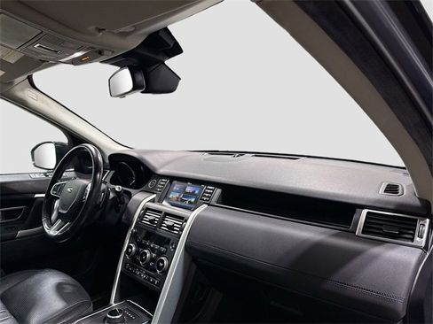 Used 2018 Land Rover Discovery Sport HSE image 32