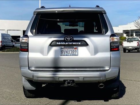 Used 2018 Toyota 4Runner TRD Off-Road Premium w/ TRD Performance Package image 4