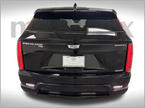 New 2025 Cadillac Escalade IQ Sport 2 image 18