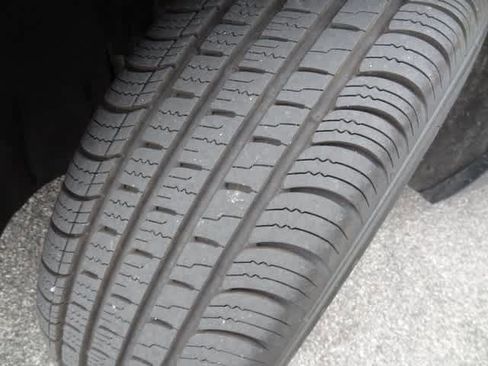 Used 2023 GMC Terrain SLT image 42