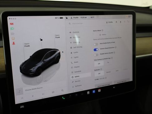 Used 2023 Tesla Model Y Long Range AWD/4WD image 31