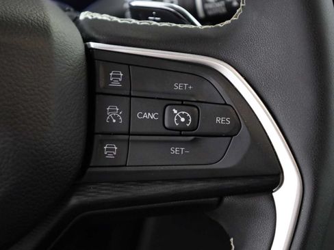 Used 2024 Jeep Grand Cherokee Altitude AWD/4WD image 25