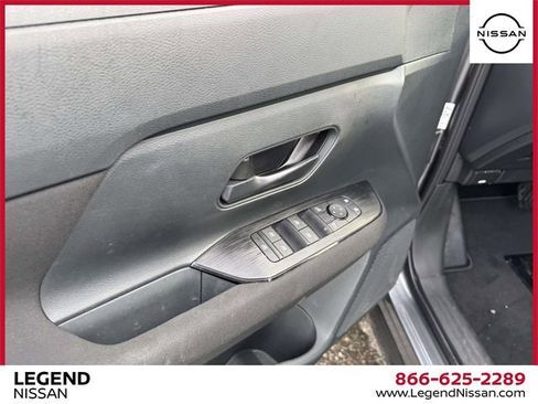 Used 2025 Nissan Kicks S image 14