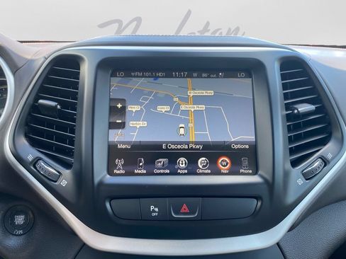 Used 2017 Jeep Cherokee Overland AWD/4WD image 22
