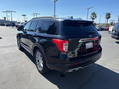 Used 2020 Ford Explorer XLT w/ Equipment Group 202A image 5