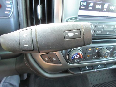 Used 2018 Chevrolet Silverado 1500 LTZ AWD/4WD image 27