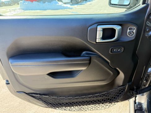 Used 2018 Jeep Wrangler Rubicon w/ Steel Bumper Group image 11