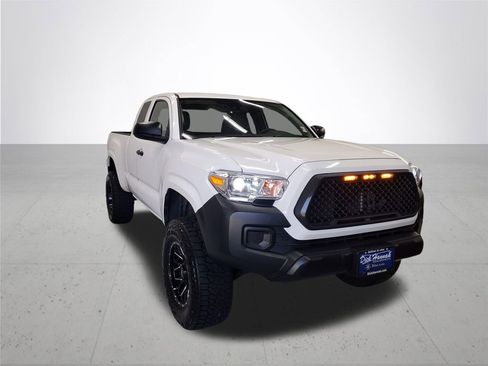 Used 2022 Toyota Tacoma SR RWD image 4