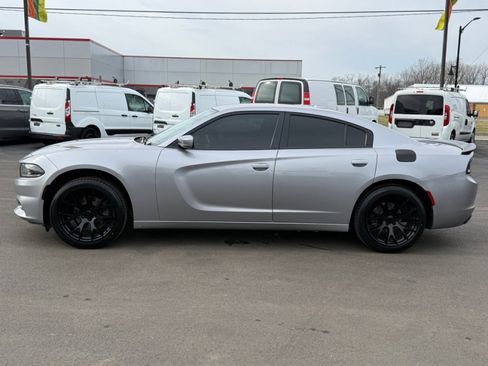 Used 2018 Dodge Charger SXT Plus image 5