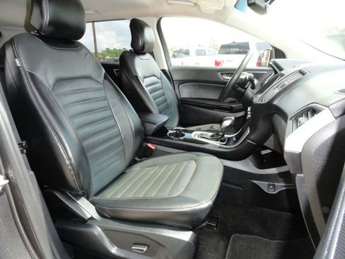 Used 2018 Ford Edge SEL w/ Equipment Group 201A FWD image 8