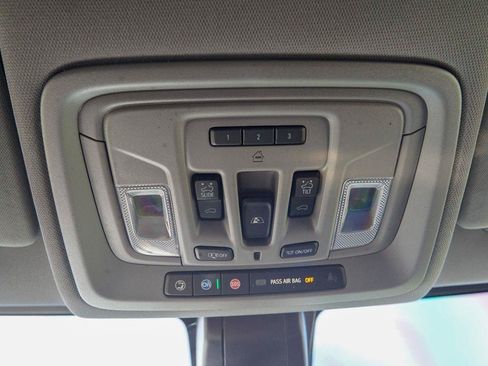 Used 2022 GMC Sierra 2500 Denali w/ Technology Package AWD/4WD image 35