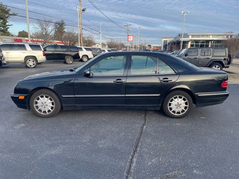 Used 2001 Mercedes-Benz E 320 Sedan image 3
