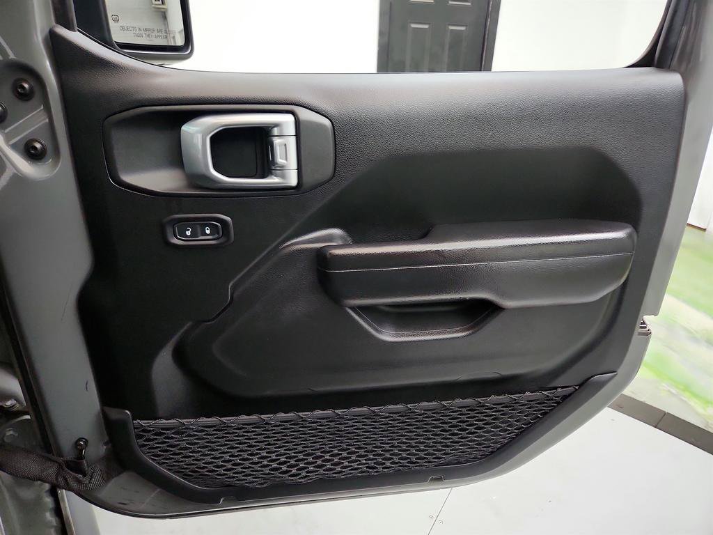 Used 2020 Jeep Gladiator Mojave w/ Cold Weather Group AWD/4WD image 26