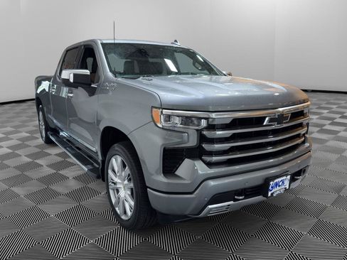 Used 2025 Chevrolet Silverado 1500 High Country w/ High Country Premium Package AWD/4WD image 7