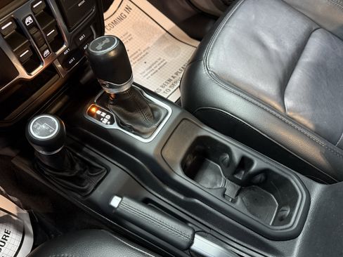 Used 2021 Jeep Wrangler Unlimited Sahara image 19