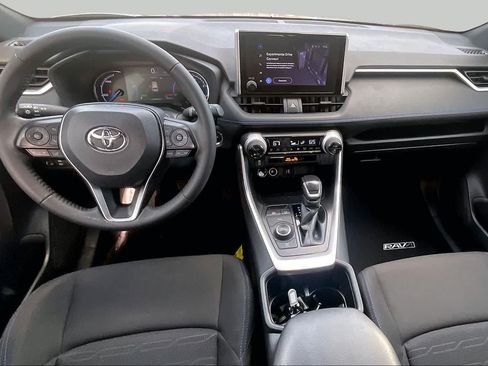 Used 2025 Toyota RAV4 SE AWD/4WD image 13