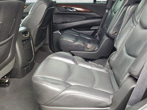 Used 2019 Cadillac Escalade Luxury image 20
