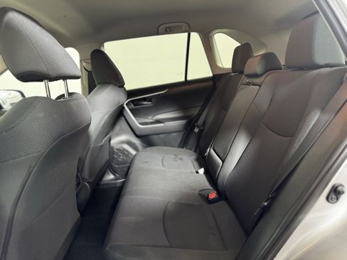 Used 2020 Toyota RAV4 LE image 18