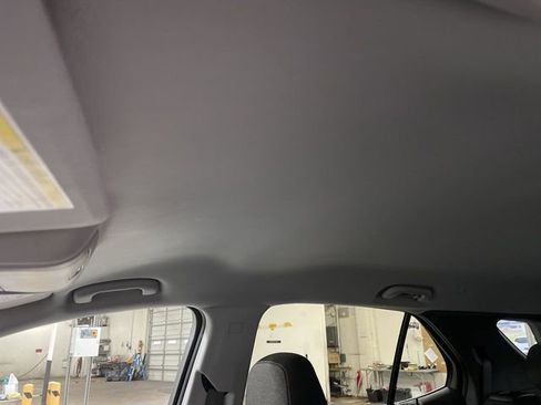 Used 2023 Chevrolet Equinox LT image 22