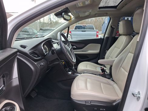 Used 2019 Buick Encore Essence w/ Experience Buick Package image 13