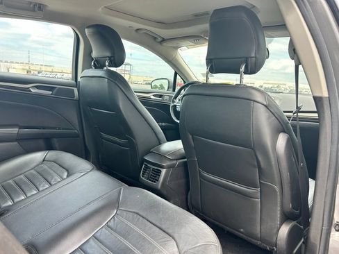 Used 2013 Ford Fusion SE FWD image 17