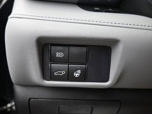 Used 2021 Toyota Highlander Limited image 21