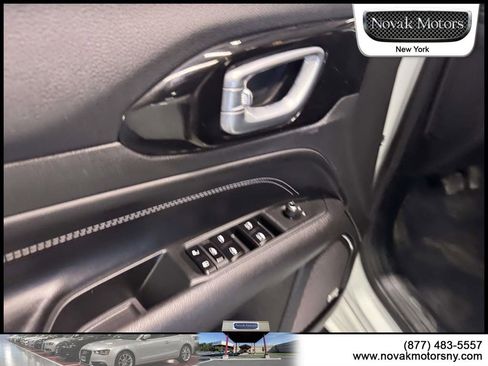 Used 2023 Jeep Compass High Altitude AWD/4WD image 12